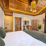 Pegas House